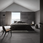 S087Stonetalk-Dark-60x60-Minimal-60x120-Martellata-30x120-Rullata-Amb-Camera